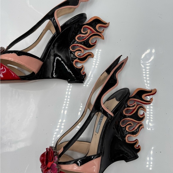 PRADA RUNWAY HEELS - Picture 4 of 8